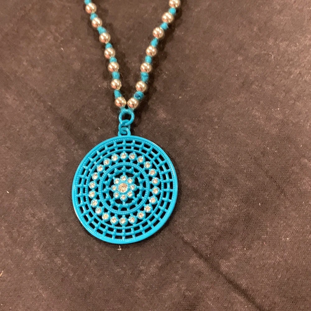 Blue and Silver Necklace by Jessica Simpson 💙 (N120) - Picture 2 of 3